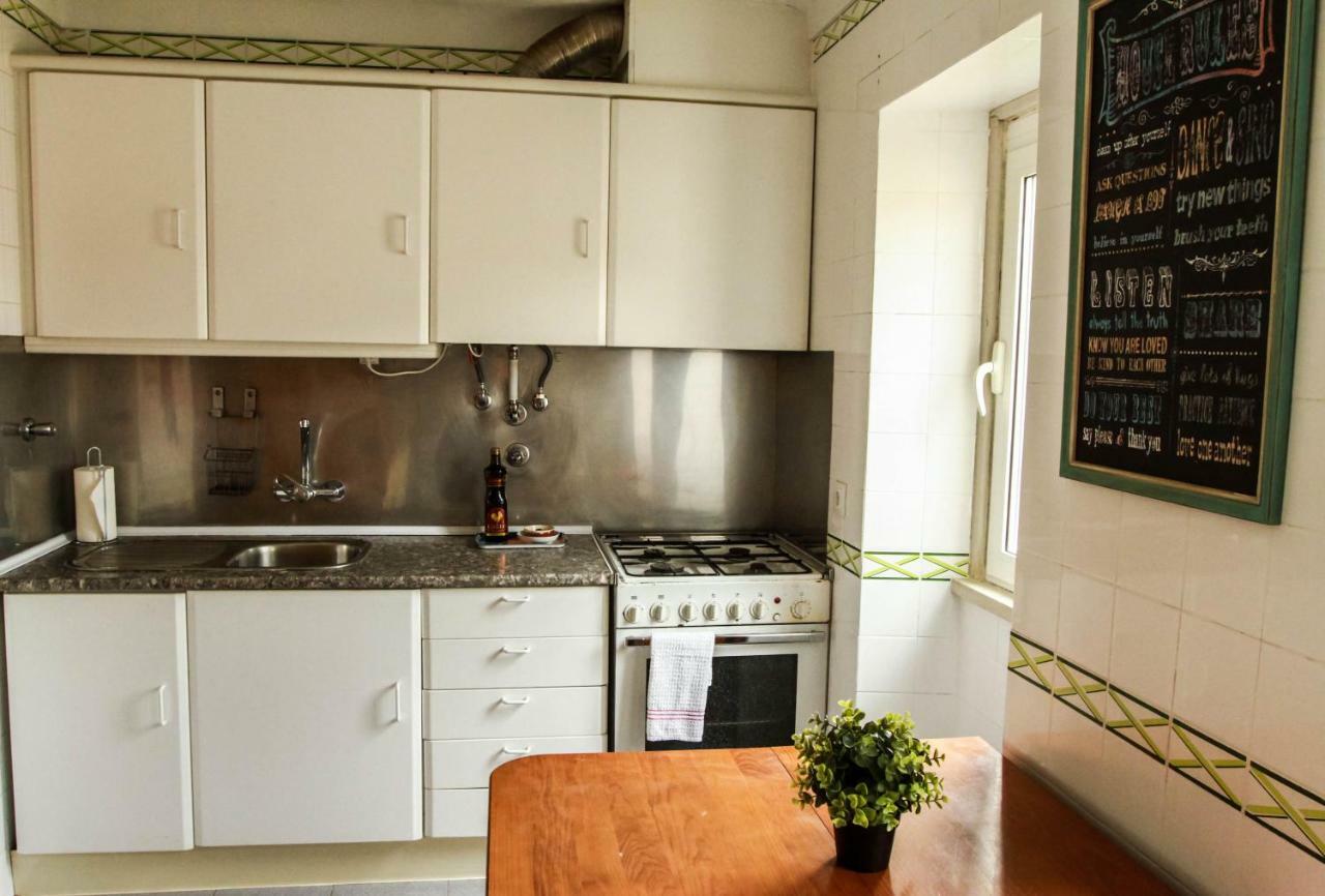 Cozy And Spacious Apartment In Graca, Lissabon Exterior foto
