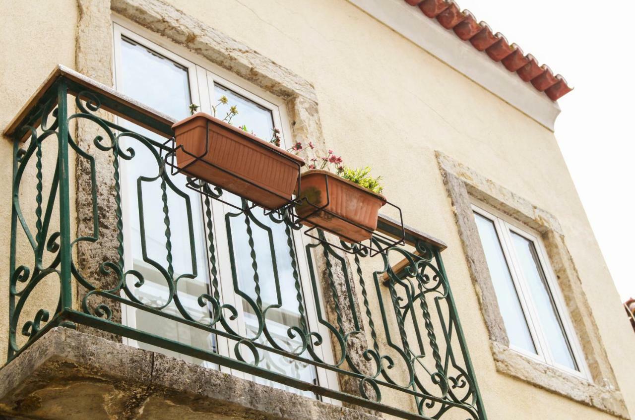 Cozy And Spacious Apartment In Graca, Lissabon Exterior foto